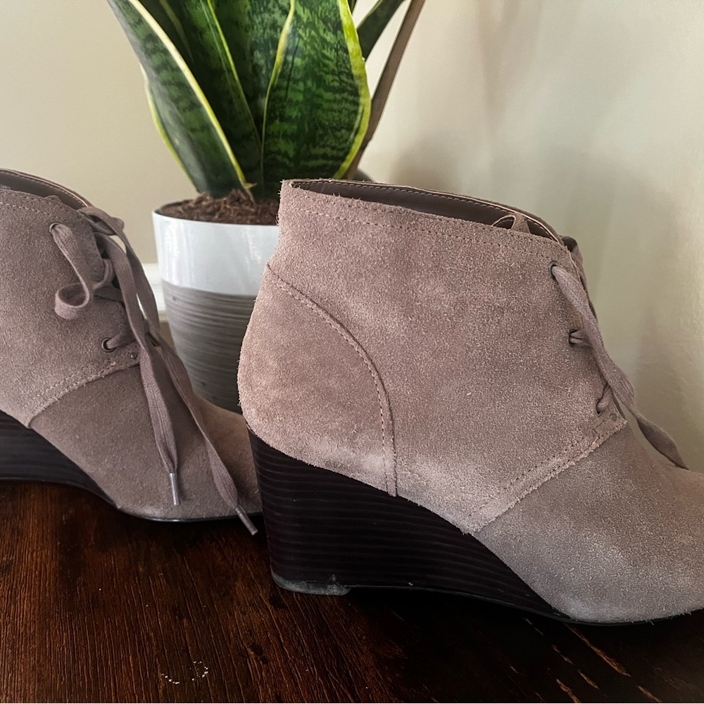 Ralph Lauren suede boot with lace